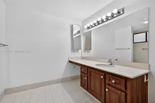 481 Ives Dairy Rd, Miami, FL 33179 - Photo 18
