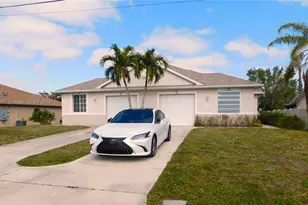 617 SE 7th St, Cape Coral, FL 33990 - Photo 2