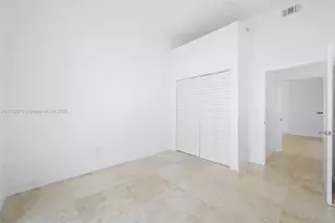 325 S Biscayne Blvd, Miami, FL 33131 - Photo 16