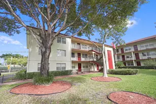 151 SW 135th Terrace, Pembroke Pines, FL 33027 - Photo 2