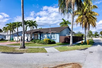 15201 SW 177th Ter, Miami, FL 33187 - Photo 10