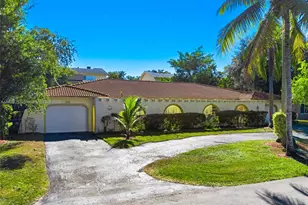 8406 NW 35th St, Coral Springs, FL 33065 - Photo 2