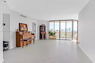 1000 Island Blvd, Aventura, FL 33160 - Photo 6