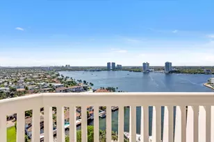 1000 Island Blvd, Aventura, FL 33160 - Photo 2