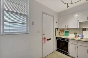 2905 Point E Dr, Aventura, FL 33160 - Photo 6
