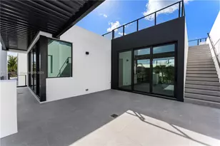 1096 N Venetian Dr, Miami, FL 33139 - Photo 12