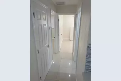 1187 NW 29th Ter, Fort Lauderdale, FL 33311 - Photo 10