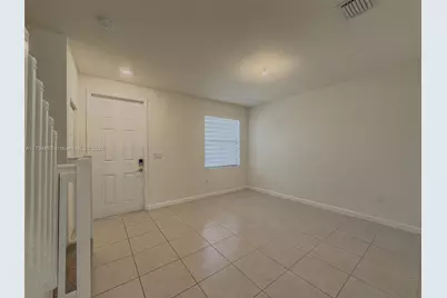 10629 W 32nd Ln, Miami Lakes, FL 33018 - Photo 4