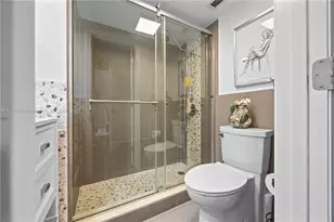 300 Bayview Dr, Sunny Isles Beach, FL 33160 - Photo 14