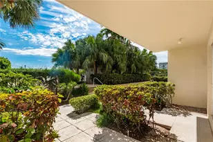 11111 Biscayne Blvd, Miami, FL 33181 - Photo 14