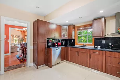 2039 SW 17th St, Miami, FL 33145 - Photo 6