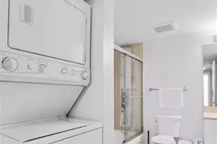 1750 N Bayshore Dr, Miami, FL 33132 - Photo 18