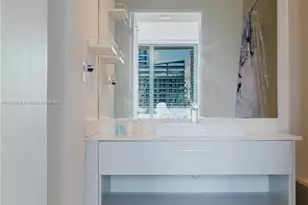 55 SW 9th St, Miami, FL 33130 - Photo 16