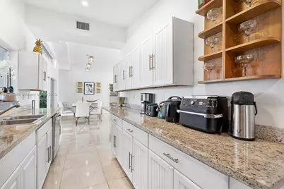 2541 NE 195th St #0, Miami, FL 33180 - Photo 42