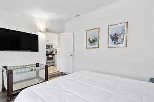 2541 NE 195th St, Miami, FL 33180 - Photo 24