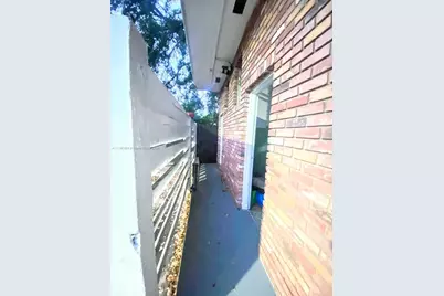 11580 NE 2nd Ave, Miami, FL 33161 - Photo 14