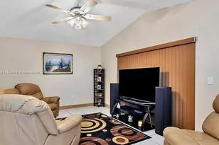 38 Gables Blvd, Weston, FL 33326 - Photo 16