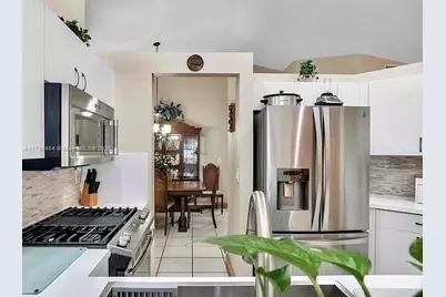 38 Gables Blvd, Weston, FL 33326 - Photo 10