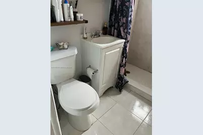 383 E 4th Ave #8, Hialeah, FL 33010 - Photo 10