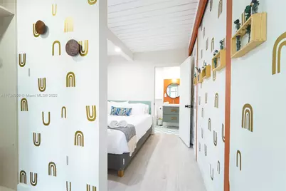 40 NE 24th St, Lazy Lake, FL 33305 - Photo 16