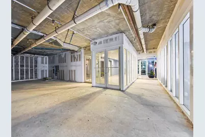 170 SE 14th St #CU2, Miami, FL 33131 - Photo 2