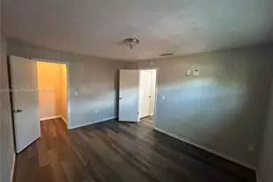 7403 Foxbloom Dr, New Port Richey, FL 34668 - Photo 18