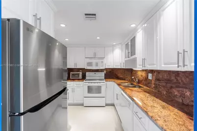 300 Bayview Dr #1112, Sunny Isles Beach, FL 33160 - Photo 24