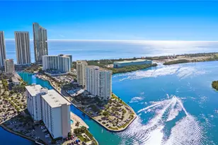 300 Bayview Dr, Sunny Isles Beach, FL 33160 - Photo 28