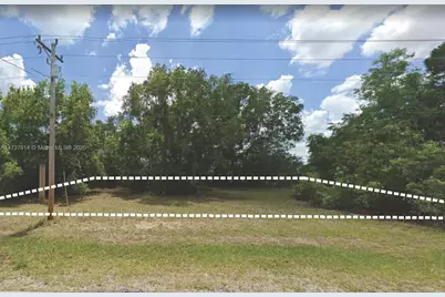 614 Jacaranda Pkwy E, Cape Coral, FL 33909 - Photo 2