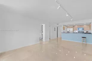 600 NE 36th St, Miami, FL 33137 - Photo 6
