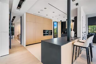 1369 N Venetian Way, Miami, FL 33139 - Photo 14