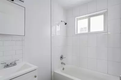 1630 NW 18th St, Miami, FL 33125 - Photo 12
