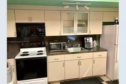 1751 W 38th Pl #1004A, Hialeah, FL 33012 - Photo 12
