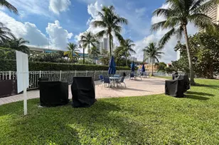 19390 Collins Ave, Sunny Isles Beach, FL 33160 - Photo 38