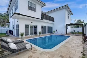 2319 NE 35th Dr, Fort Lauderdale, FL 33308 - Photo 2