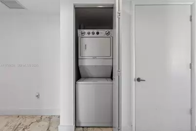 485 Brickell Ave #4402, Miami, FL 33131 - Photo 8