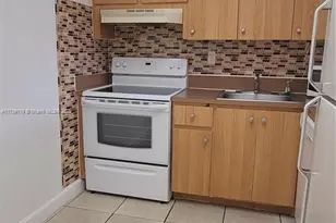 10900 SW 104th St, Miami, FL 33176 - Photo 2