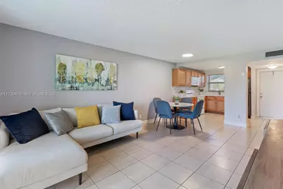 9761 Sunrise Lakes Blvd #107, Sunrise, FL 33322 - Photo 4