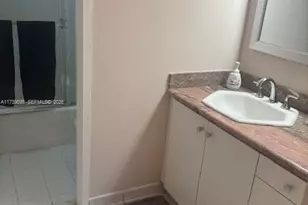 100 Lincoln Rd, Miami Beach, FL 33139 - Photo 10