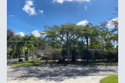 11624 SW 93rd St, Miami, FL 33176 - Photo 2