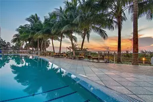 6801 Collins Ave, Miami Beach, FL 33141 - Photo 16