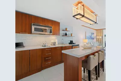 6801 Collins Ave #608 (door 616), Miami Beach, FL 33141 - Photo 4