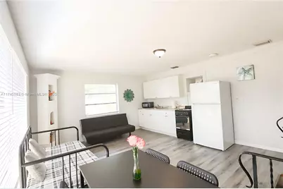 141 McArthur Pkwy #A, Pembroke Pines, FL 33024 - Photo 4