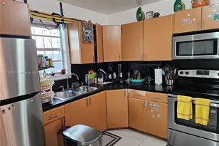 1260 NW 4th St, Miami, FL 33125 - Photo 4