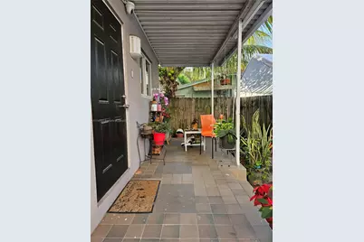1260 NW 4th St, Miami, FL 33125 - Photo 2