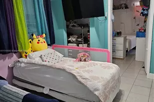 1260 NW 4th St, Miami, FL 33125 - Photo 10