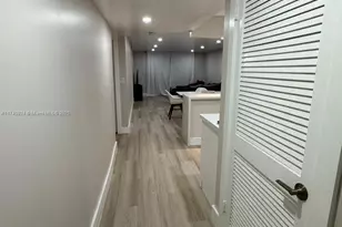 9200 N Hollybrook Lake Dr, Pembroke Pines, FL 33025 - Photo 2