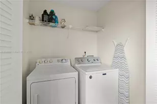 2866 S University Dr, Davie, FL 33328 - Photo 14