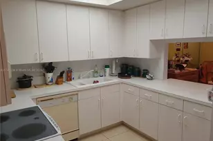 9755 NW 52nd St, Doral, FL 33178 - Photo 4