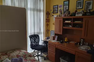 9755 NW 52nd St, Doral, FL 33178 - Photo 14